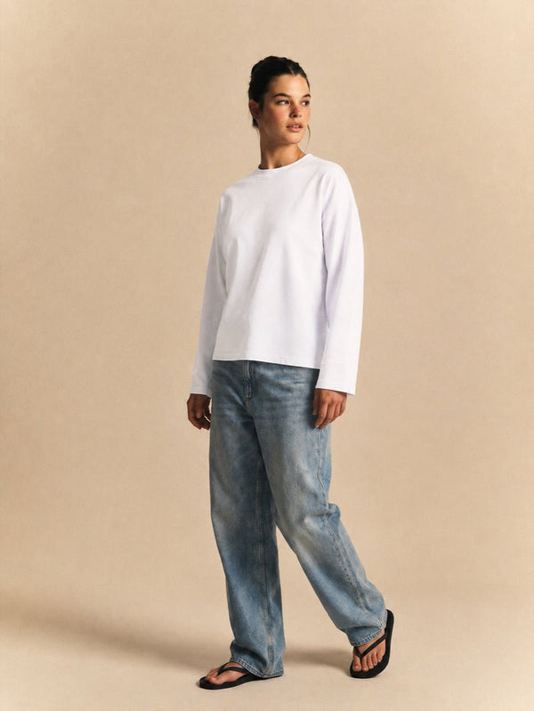 Female model, 5 ft 7, wearing size S, front