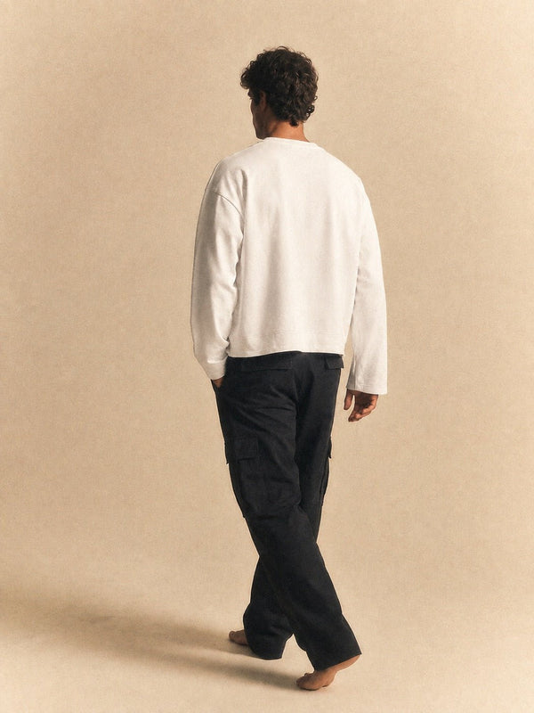 Male model, 6 ft 2, wearing size L, back