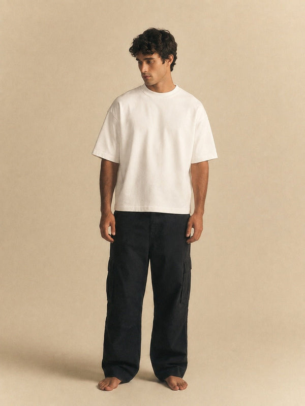 Male model, 6 ft 2, wearing size L, front