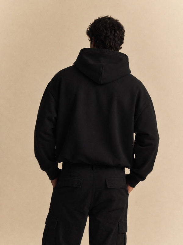 Male model, 6 ft 2, wearing size L, back