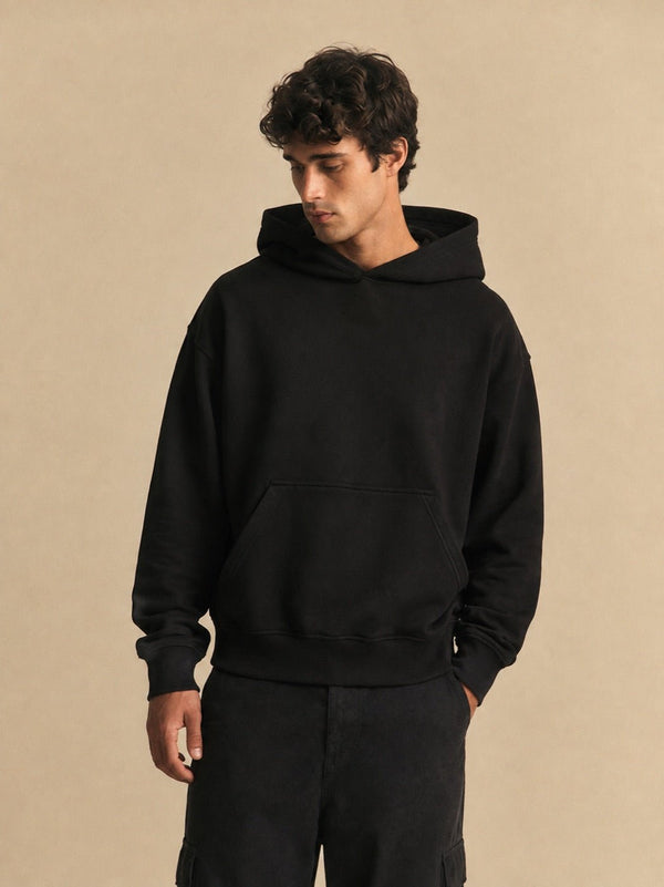 Male model, 6 ft 2, wearing size L, detail