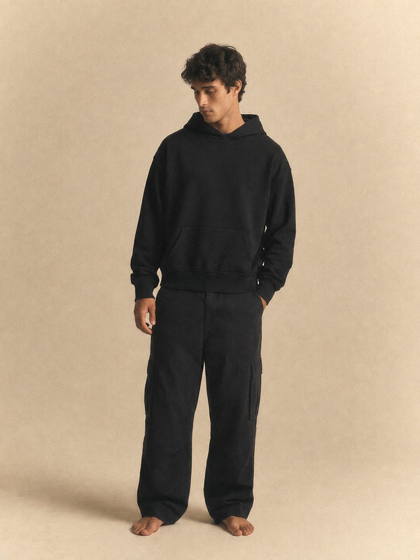 Male model, 6 ft 2, wearing size L, front