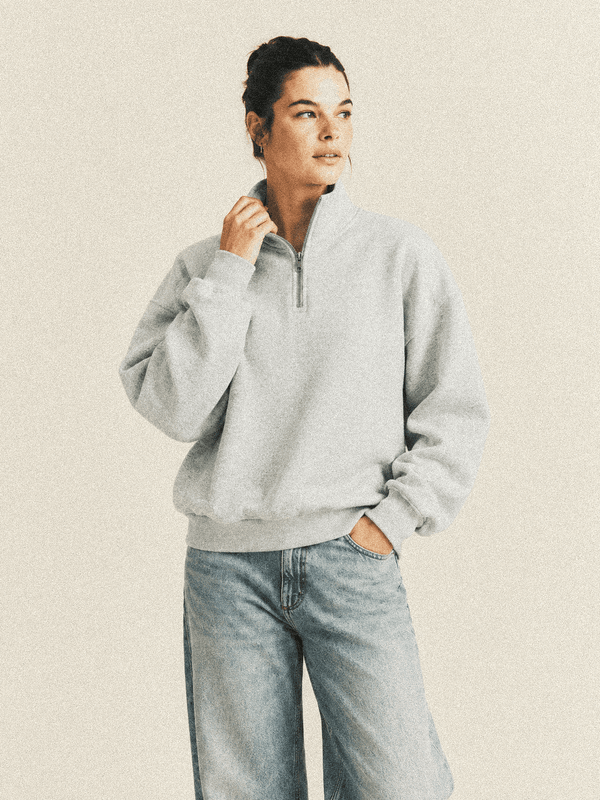 Female model, 5 ft 7, wearing size S, front