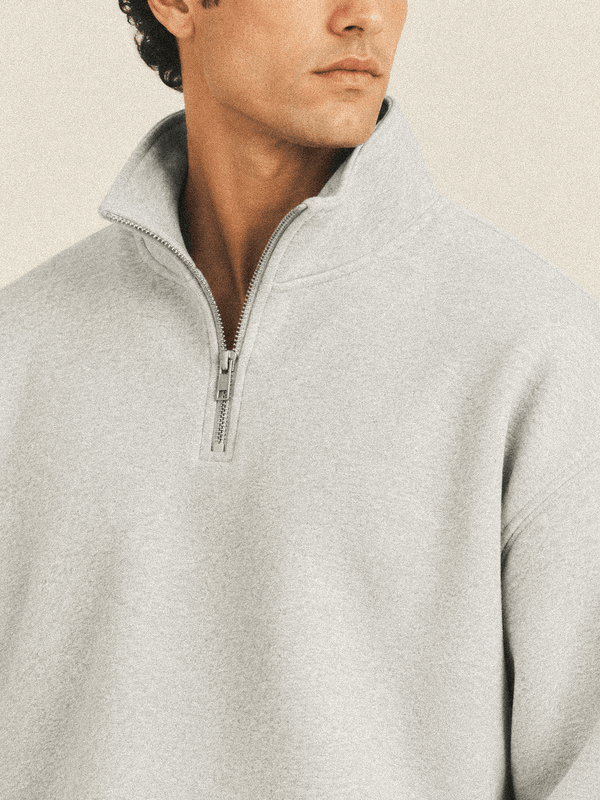 Male model, 6 ft 2, wearing size L, detail
