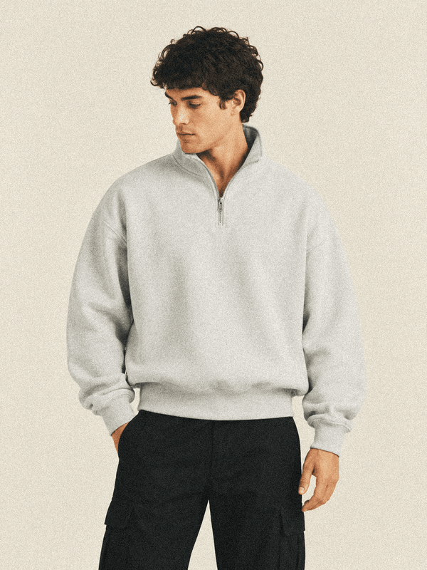 Male model, 6 ft 2, wearing size L, front